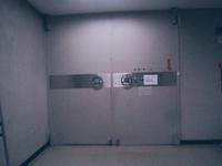 画像：収蔵庫の扉