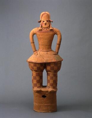 画像：生出塚埴輪窯跡出土人物埴輪（貴人埴輪）